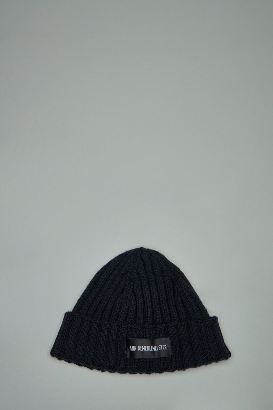 Ann Demeulemeester Hastert Beanie Low Twisted Merino New