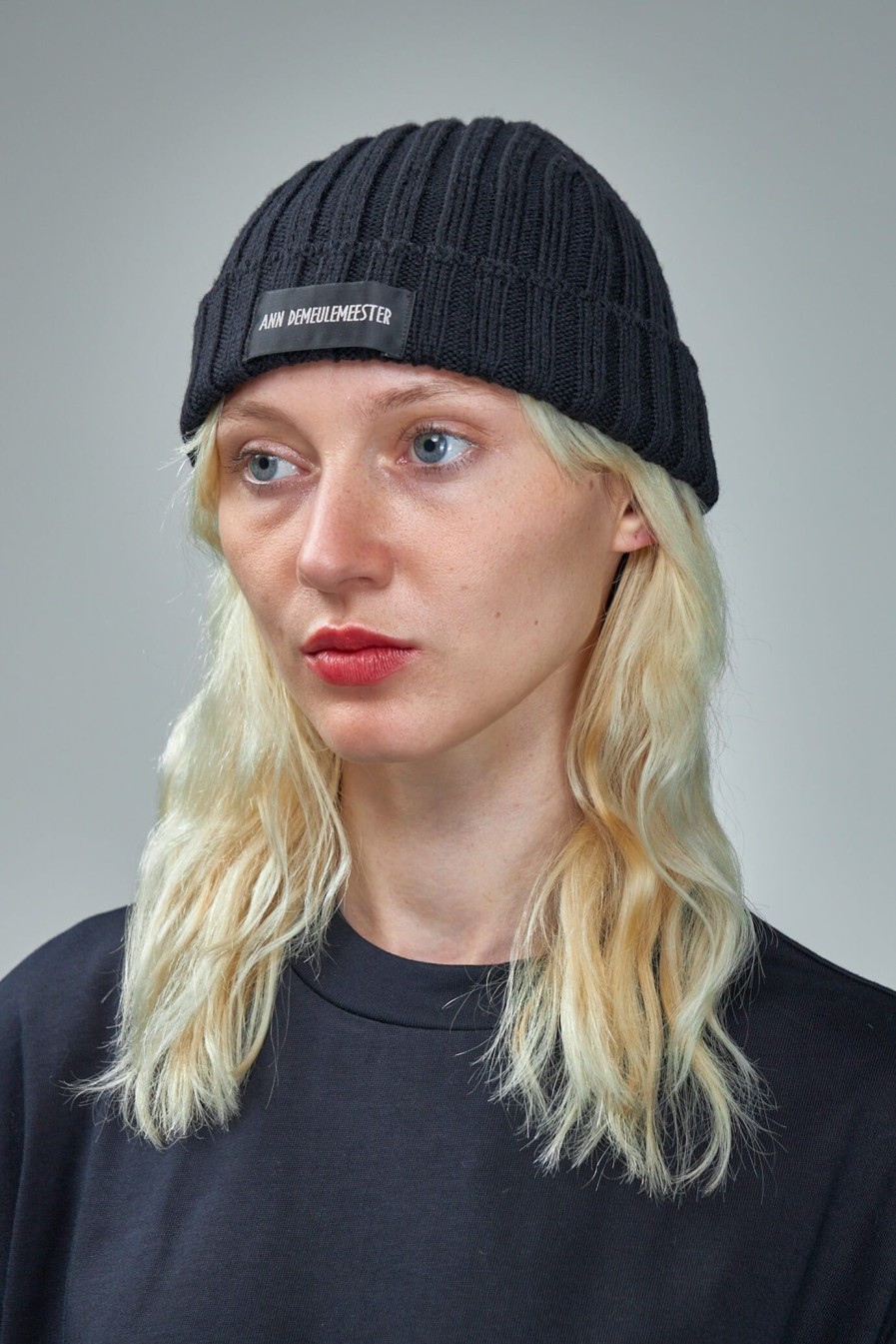 Ann Demeulemeester Hastert Beanie Low Twisted Merino New