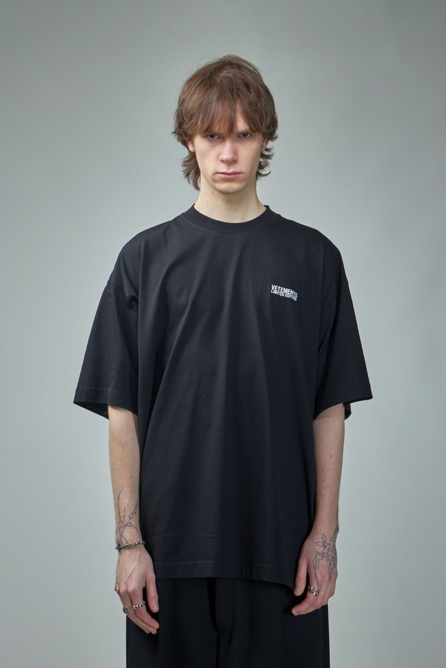 Vetements Embroidered Logo T-Shirt Hot