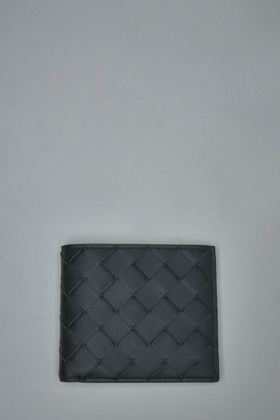 Bottega Veneta Intrecciato Bi-Fold Wallet Online