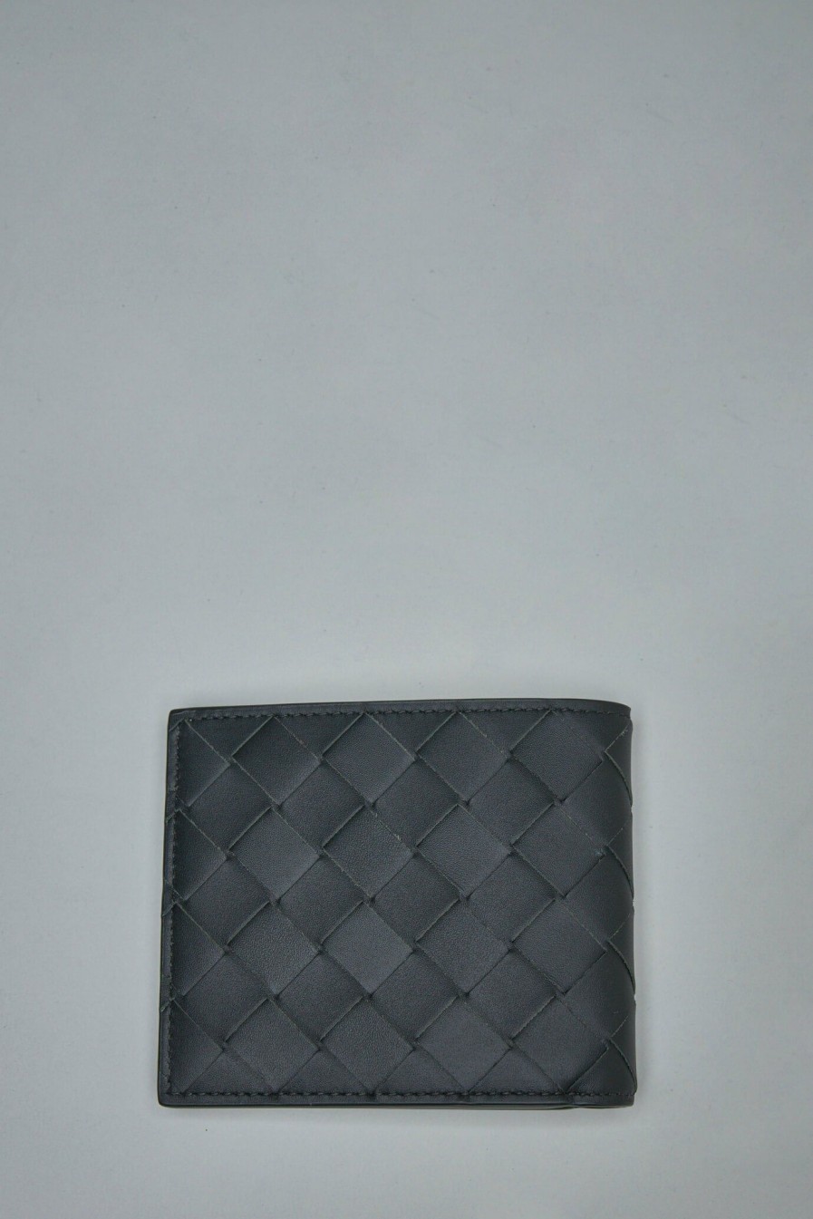 Bottega Veneta Intrecciato Bi-Fold Wallet Online