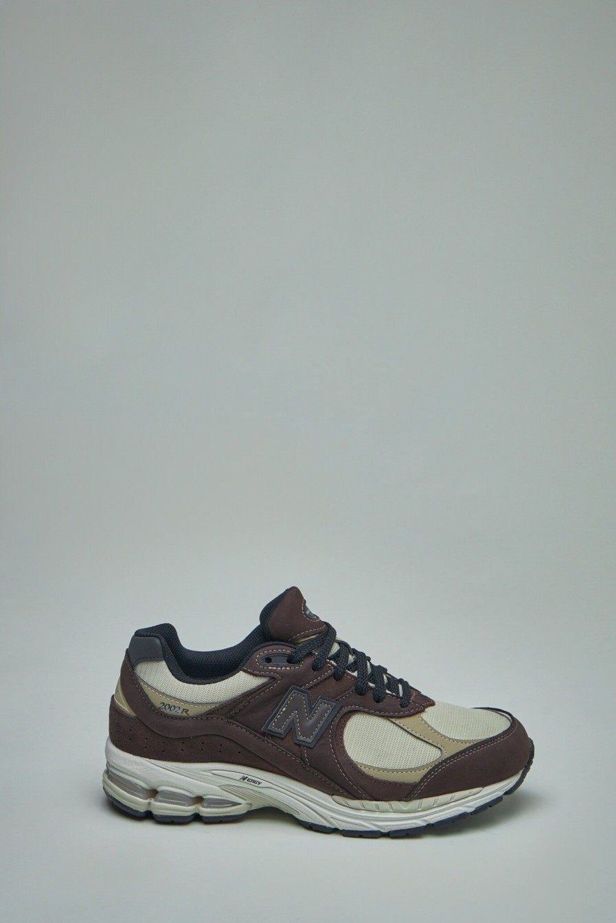 New Balance 2002R Gore-Tex Hot