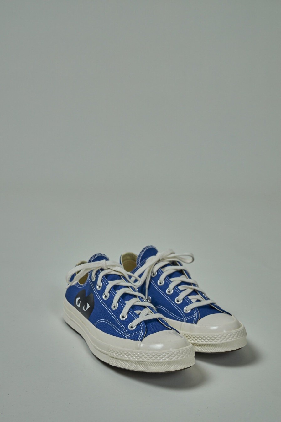 PLAY Comme des Garçons x Converse Low Sneakers New