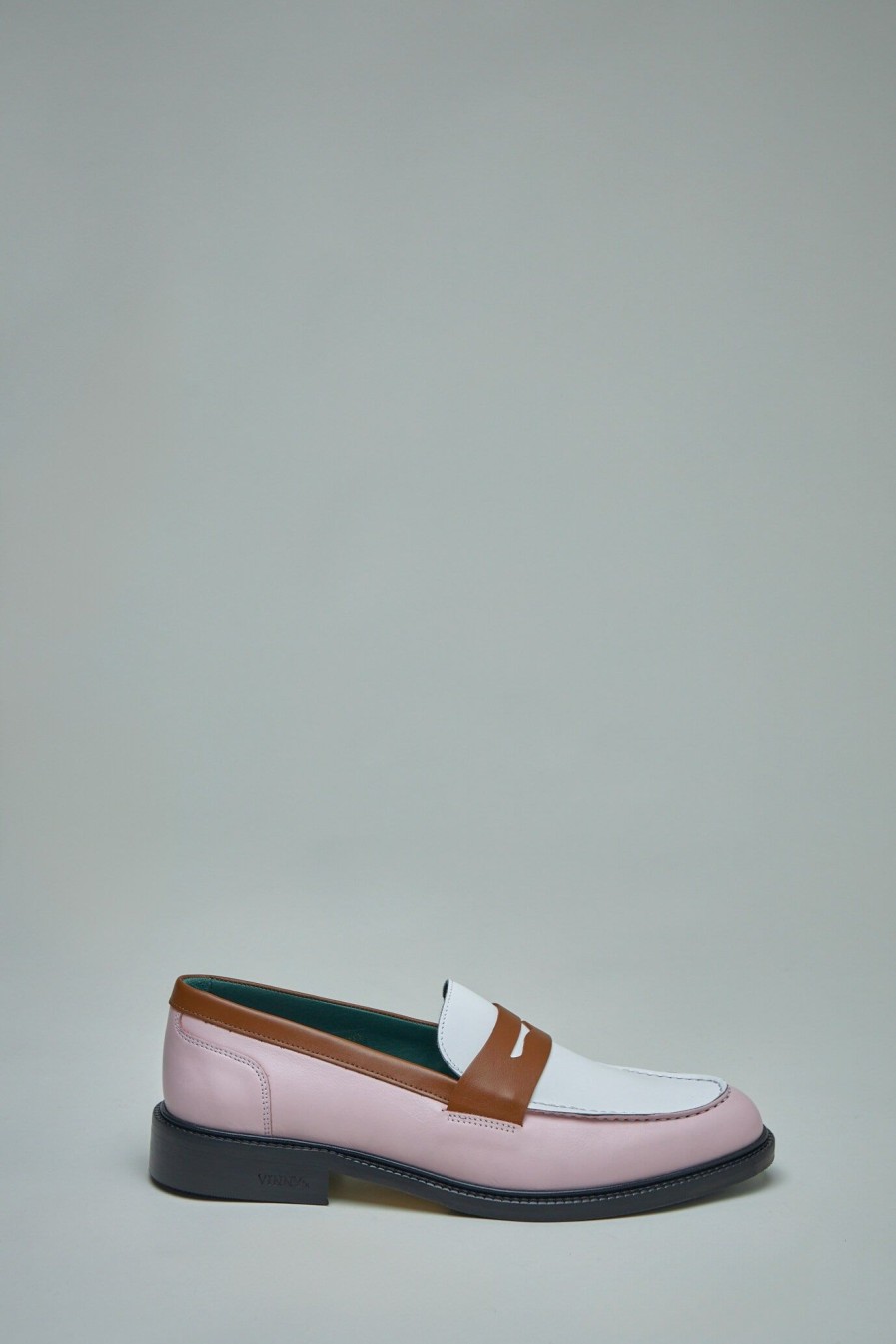 Vinny's Townee Tri-Tone Penny Loafer Hot